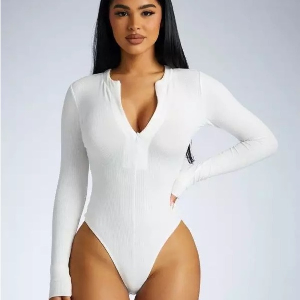 💕❤️🥰MAKE AN OFFER! NWT NAKED WARDROBE BODYSUIT🥰❤️💕 - Picture 2 of 3